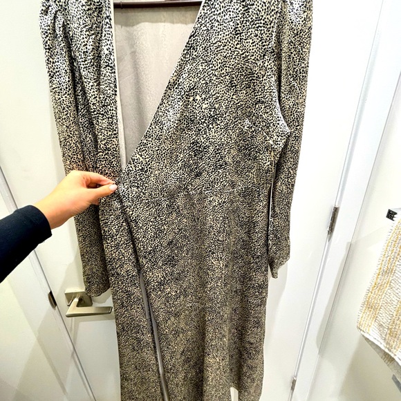 Midi wrap dress in fun print - Picture 4 of 7